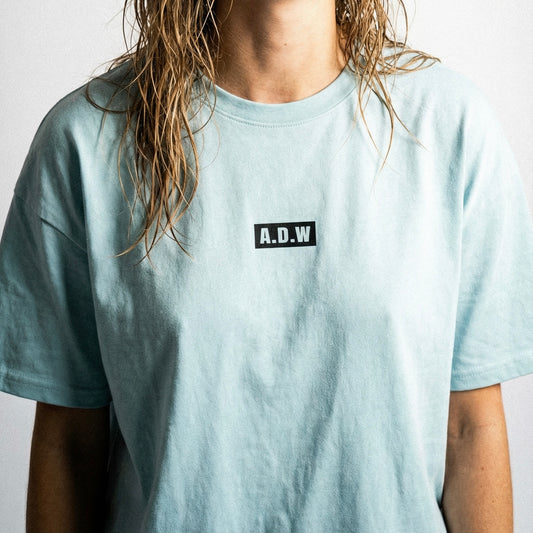 THE OVERSIZED BOXLOGO – LIGHT BLUE
