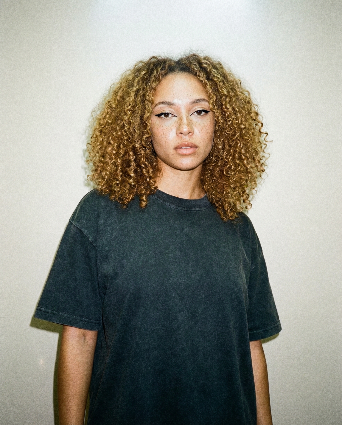 THE REGULAR T-SHIRT FADED BLACK