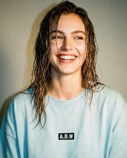 THE OVERSIZED BOXLOGO – LIGHT BLUE