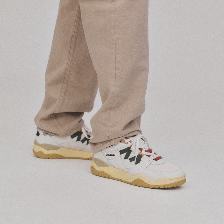 Karhu Fusion XT – Blanc de Blanc / Pineneedle