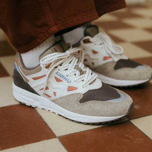 KARHU Legacy 96 Dark Gull Gray / Light Mahogany