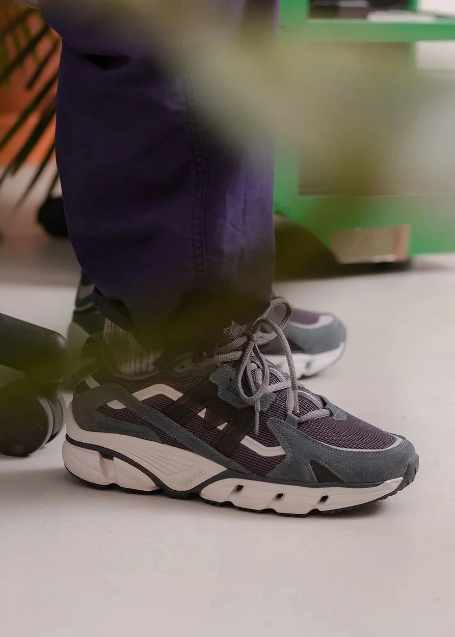KARHU Super Fulcrum India Ink / Black