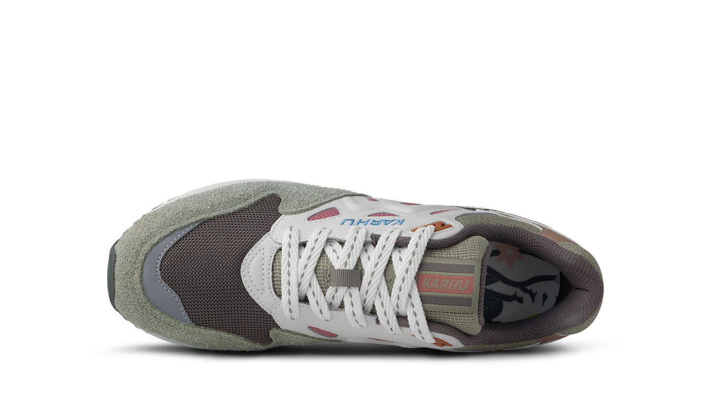 KARHU Legacy 96 Dark Gull Gray / Light Mahogany