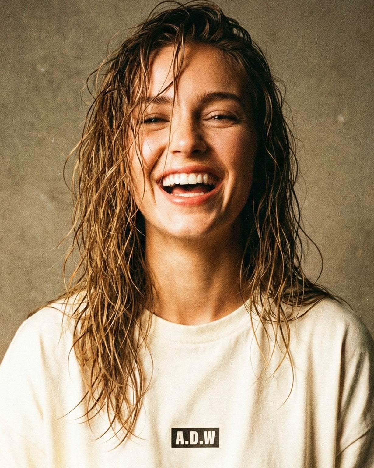 THE OVERSIZED BOXLOGO – FADED WHITE