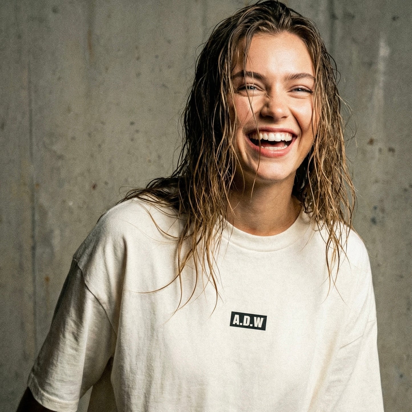 THE OVERSIZED BOXLOGO – FADED WHITE