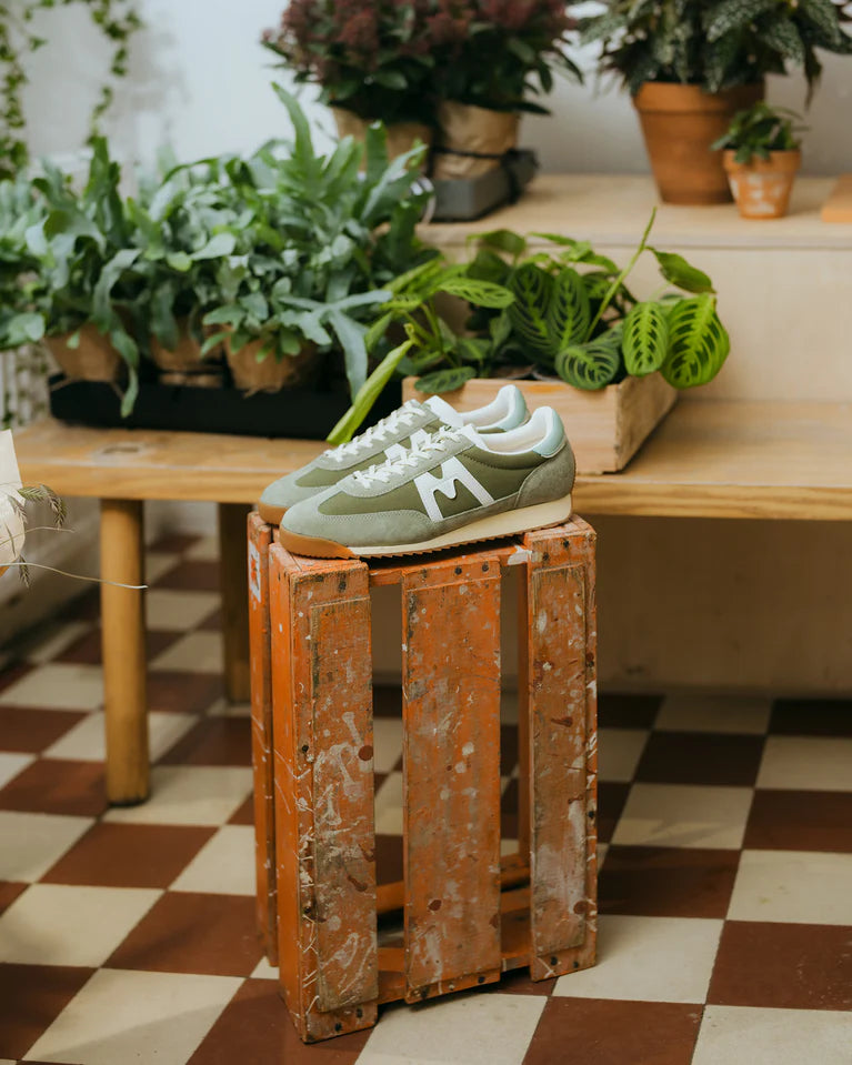 KARHU Mestari 76 Tea / Lichen Flower Pack Sneaker